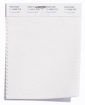 PANTONE 11-0608 Coconut Milk: Coconut Milk etabliert sich als klassische Hauptstütze eines weissen und/oder Off-White-Farbtons für das Frühjahr 2018.
